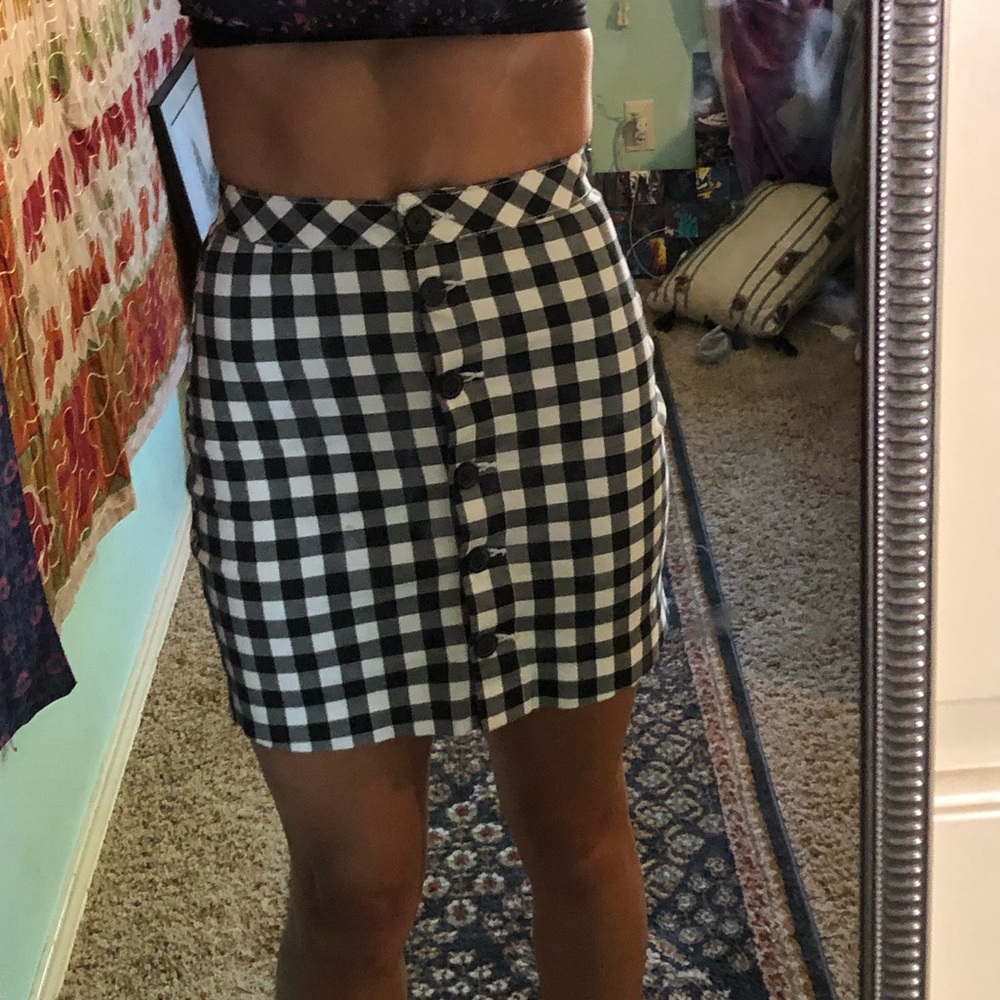 High waisted, plaid skirt